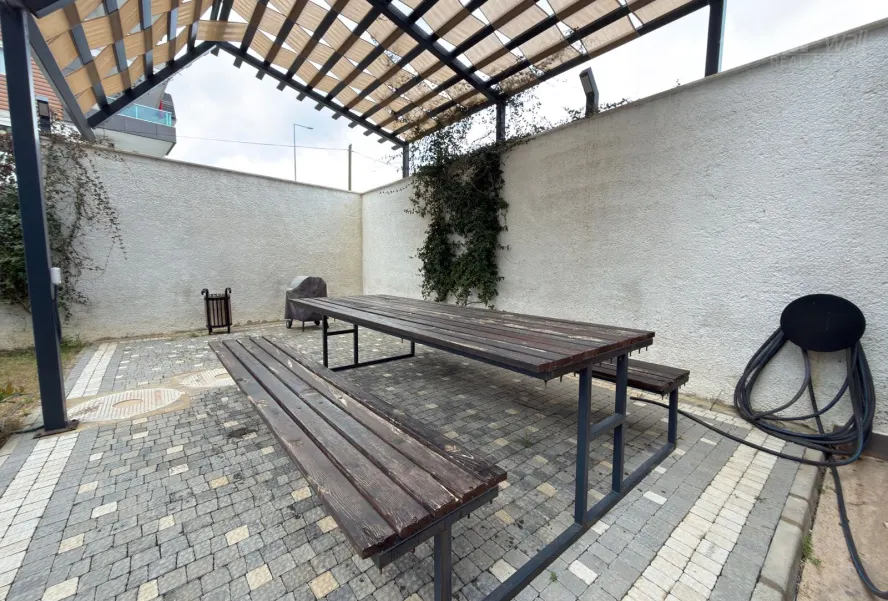 1+1, 54m2, YENISEY YAPARLI TWINS