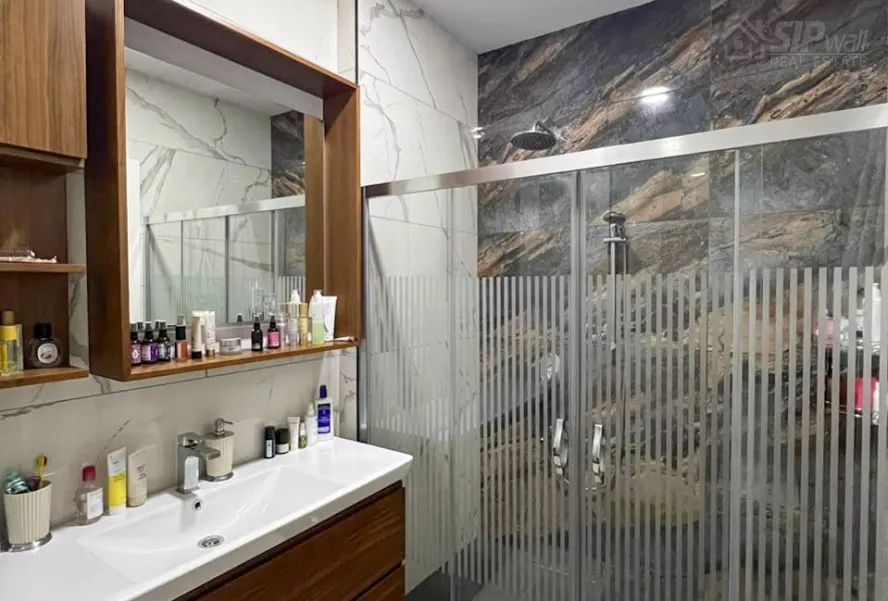 Меблированный дуплекс 4+1 в Off Tower, Тосмур — 230 м²