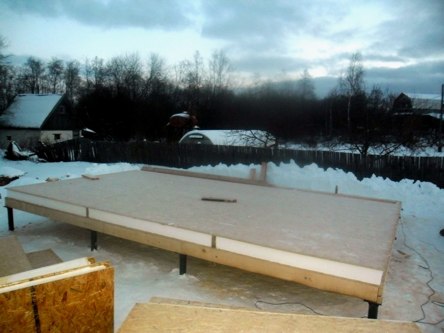 House based on the “Ermak” design, Serednevo village: SIP panel floor at level 0