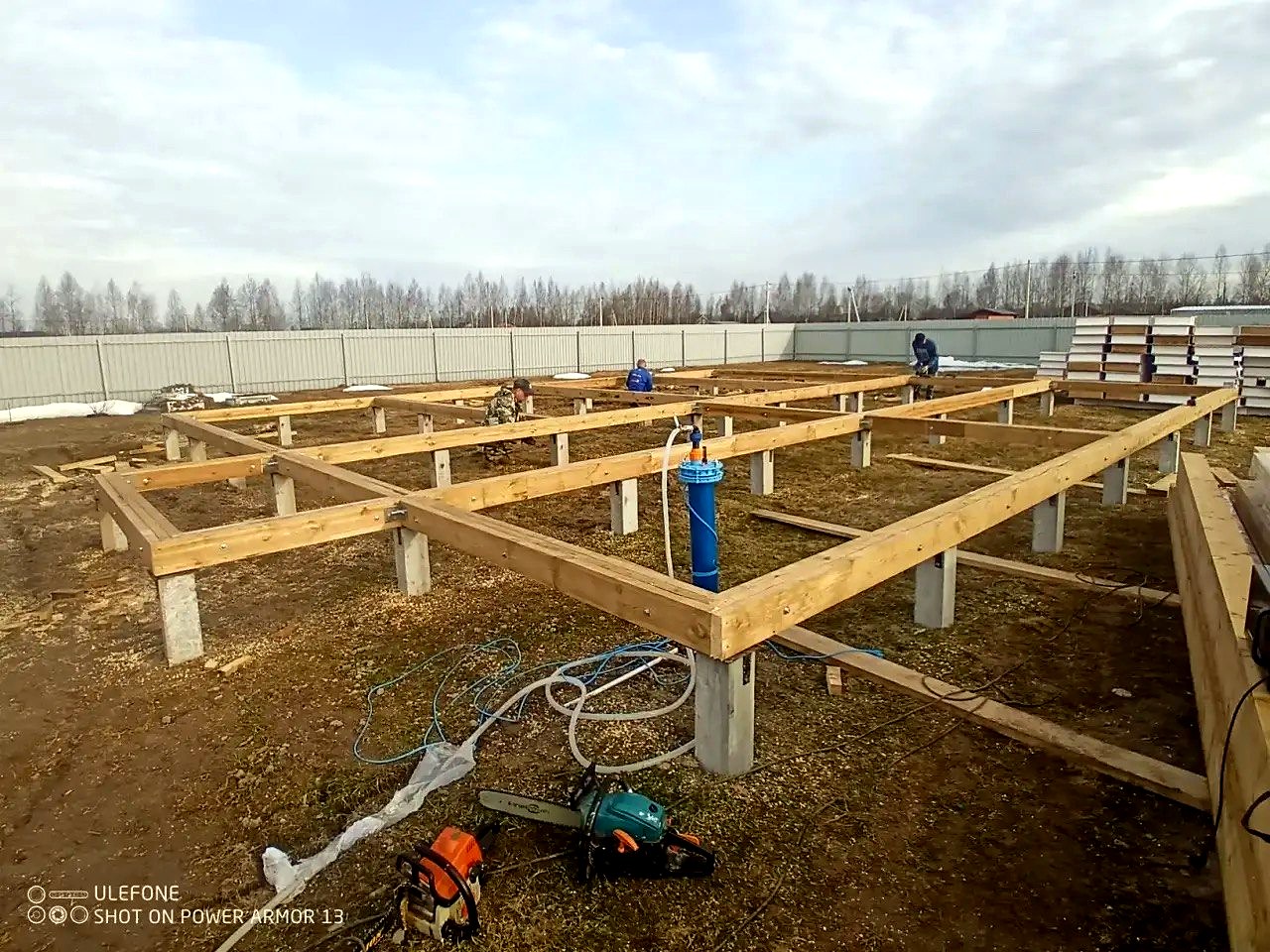 Haus nach individuellem Projekt, Dorf Zavrazhe: Fundament und Grundrahmen