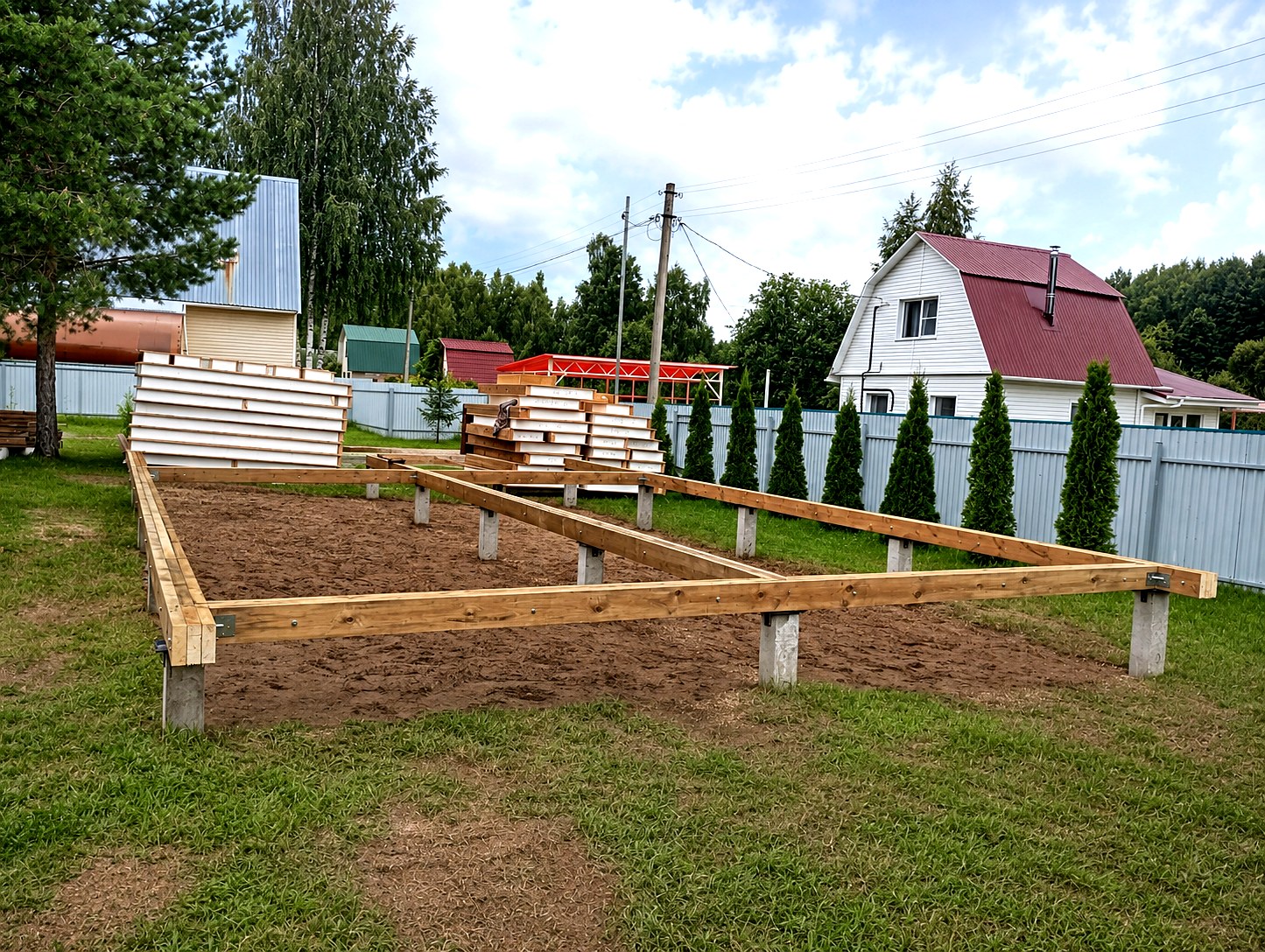 Custom-design house, SNT “Zareche”: foundation and strapping