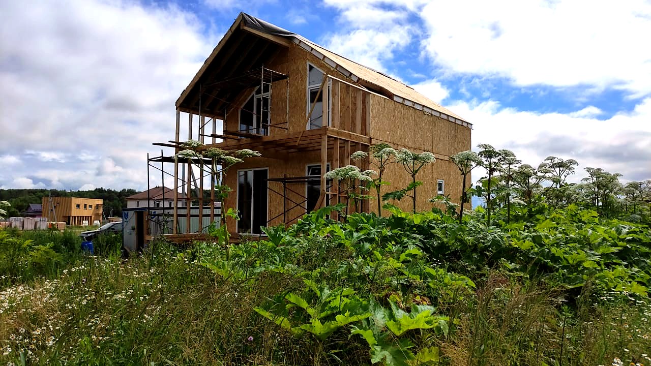 Haus 100 m² nach individuellem Projekt, Dorf Babaikha: Wandmontage