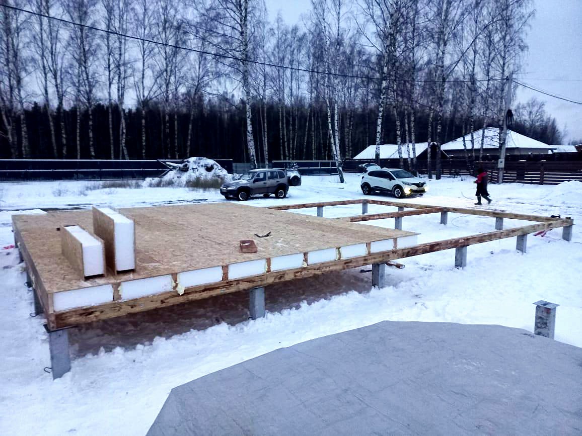 Özel projeye göre 104 m² ev, Kostroma bölgesi: 0 kotunda SIP panel zemin