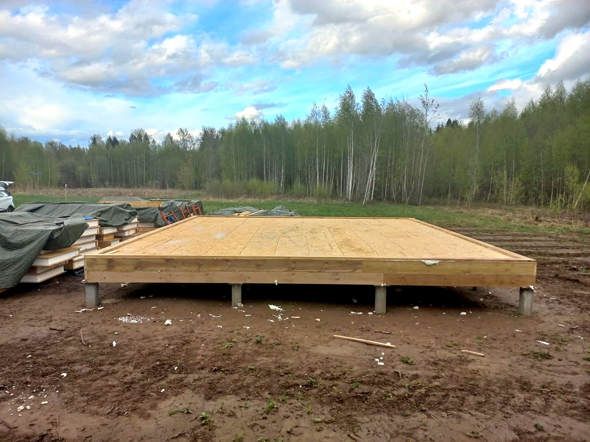 “Vladimir” projesine göre 117 m² ev, Serednyaya köyü: 0 kotunda SIP panel zemin