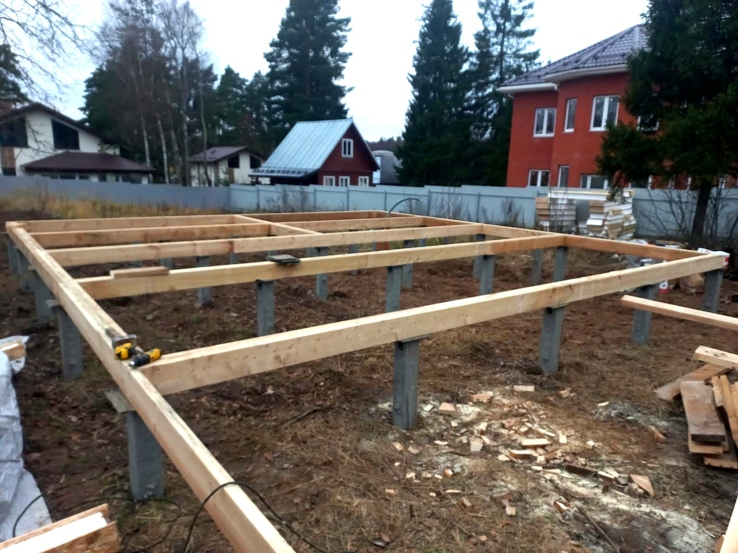 Haus 142 m², individuelles Projekt, Siedlung „Fontainebleau“: Fundament und Bodenrahmen
