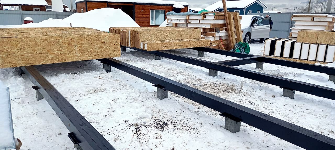 Haus 48 m², individuelles Projekt, Siedlung „Nowoe Jusupowo“: Fundament und Bodenrahmen