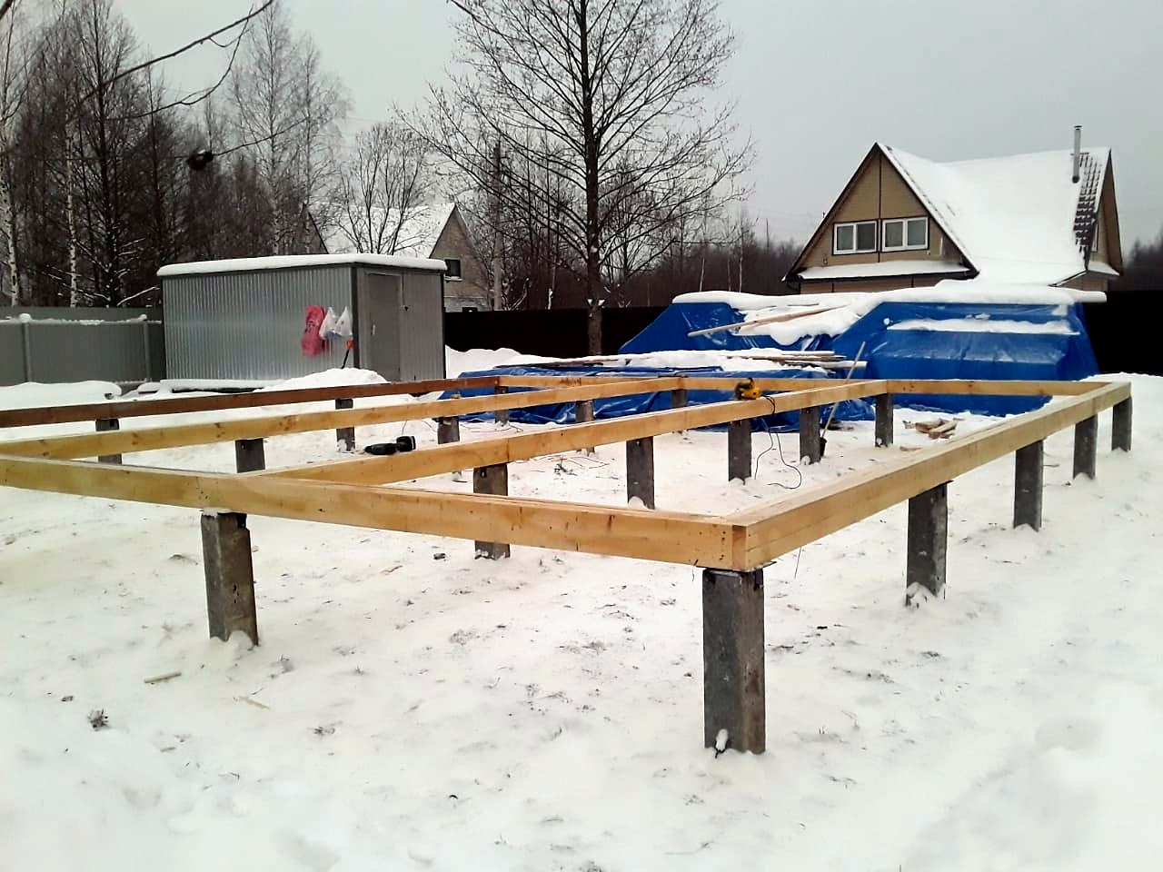 Haus 70 m², individuelles Projekt, SNT „Rjabinka“: Fundament und Bodenrahmen