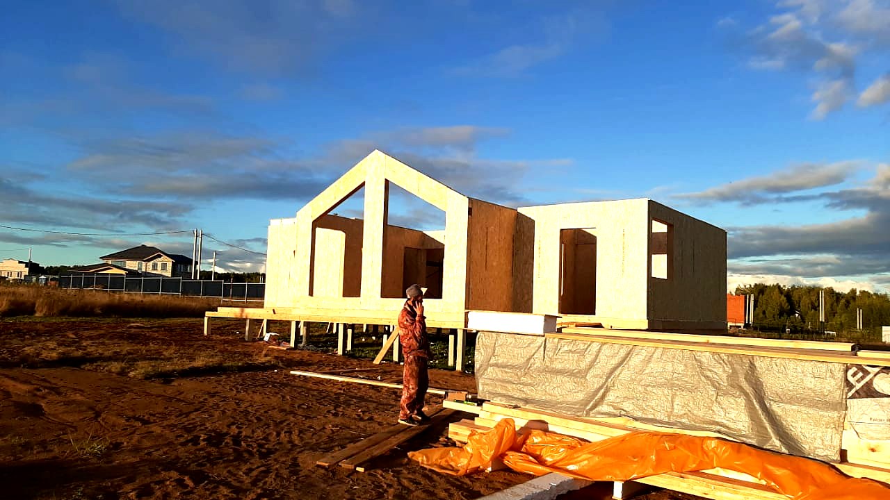 Haus nach individuellem Projekt, KP „Isumrud, Dorf Nowo-Talizy“: Wandmontage