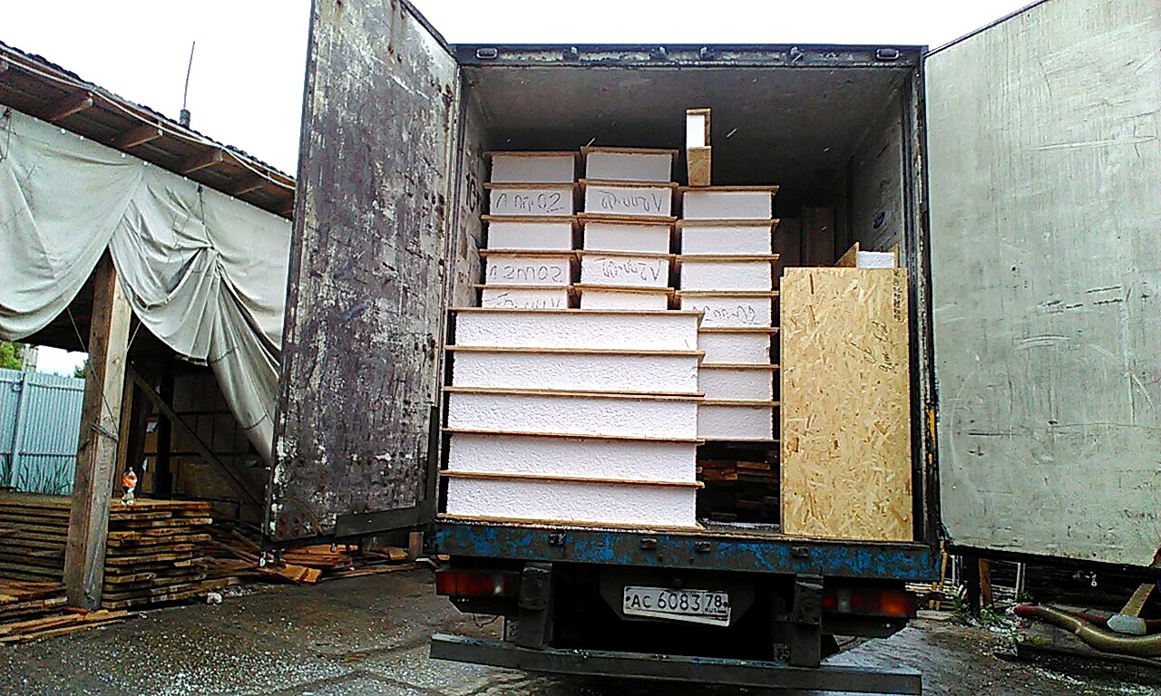House built to a custom design, Pervyy settlement: house kit delivery