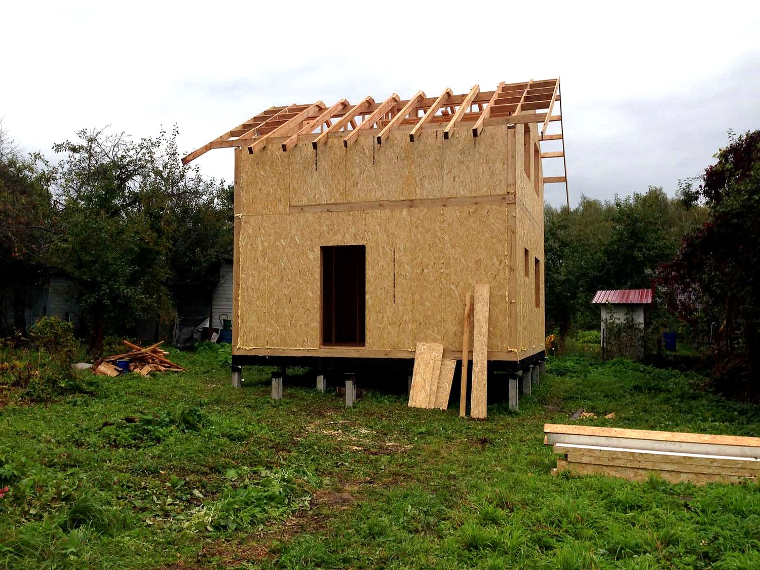 Haus nach Projekt „Alfa“, SNT „Druschba“: Wandmontage