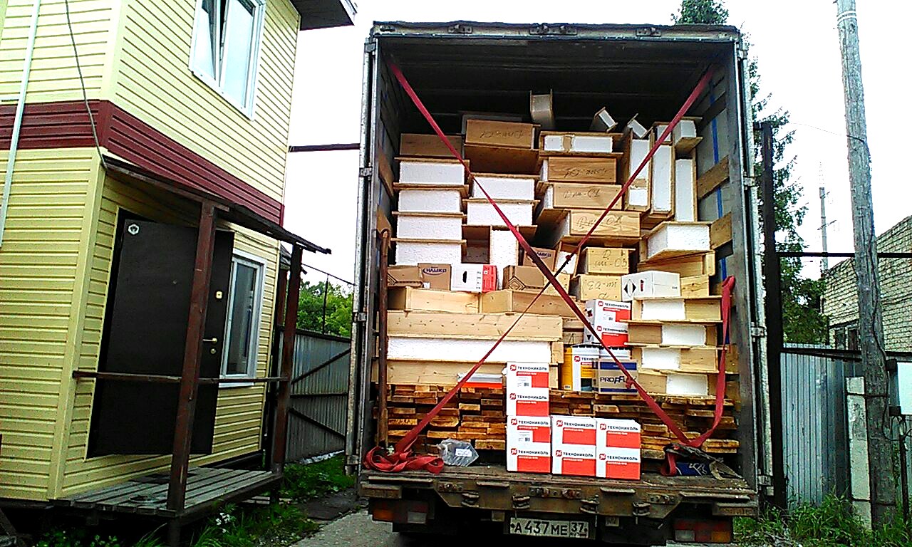 Haus nach Projekt „Dorofejewo“, Navoloki: Lieferung des Hausbausatzes