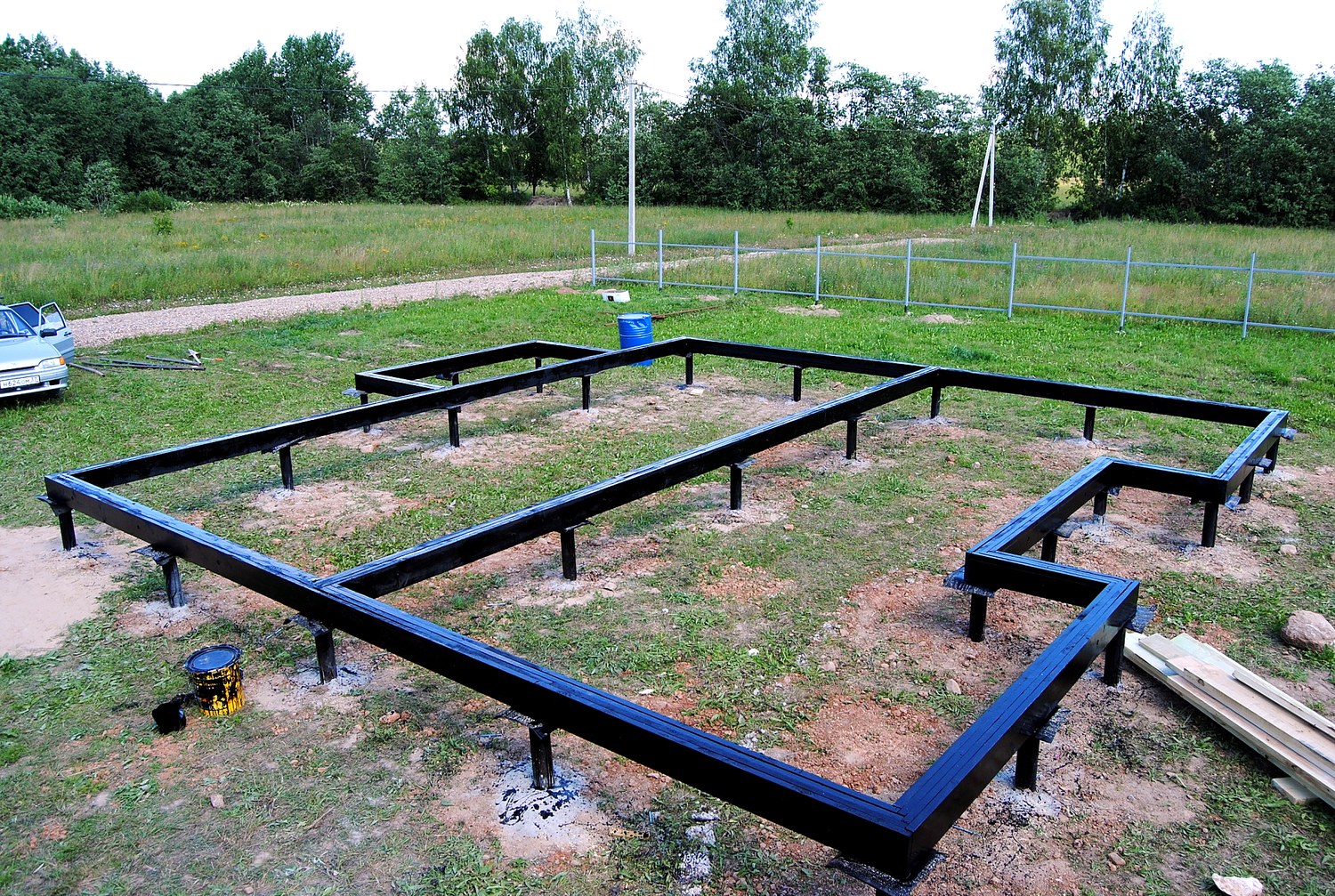 Haus nach Projekt „Dubrawa“, Yaroslavl: Fundament und Grundrahmen