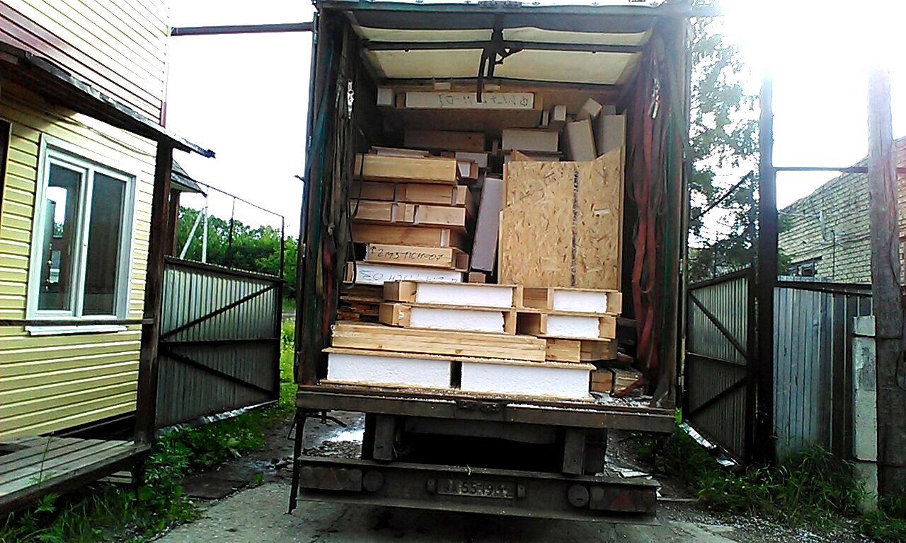 Haus nach Projekt „Forward“, Dorf Sholokhovo: Lieferung des Hausbausatzes