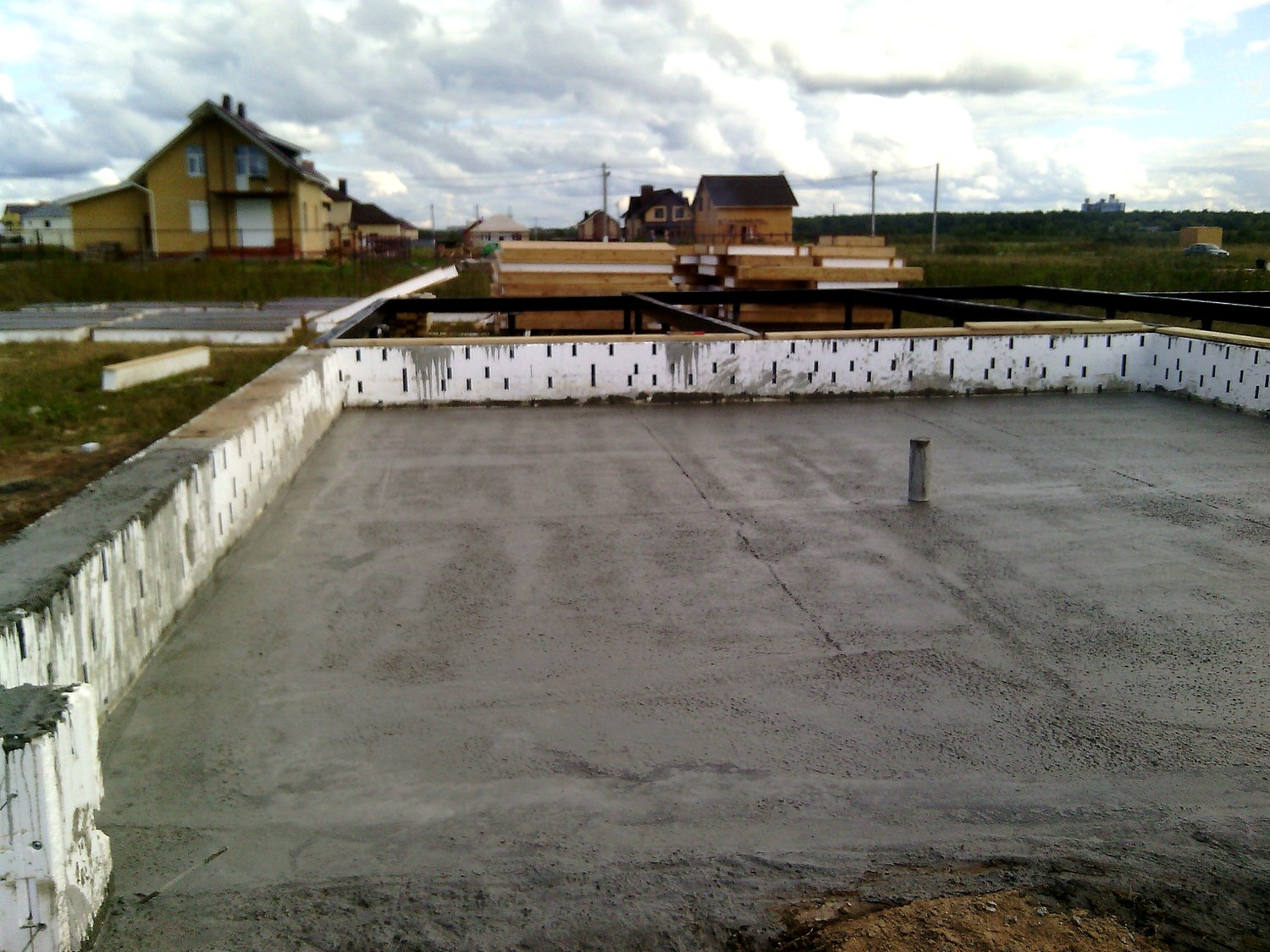 Haus nach Projekt „Prestisch“, Ivanovo: Fundament und Grundrahmen