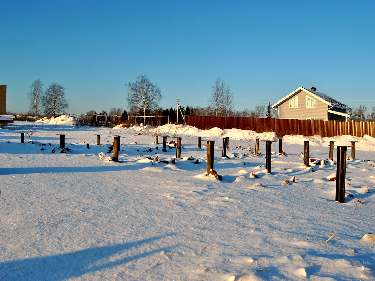 Haus nach Projekt „Radoniza“, Dorf Kadnikovo: Fundament und Grundrahmen
