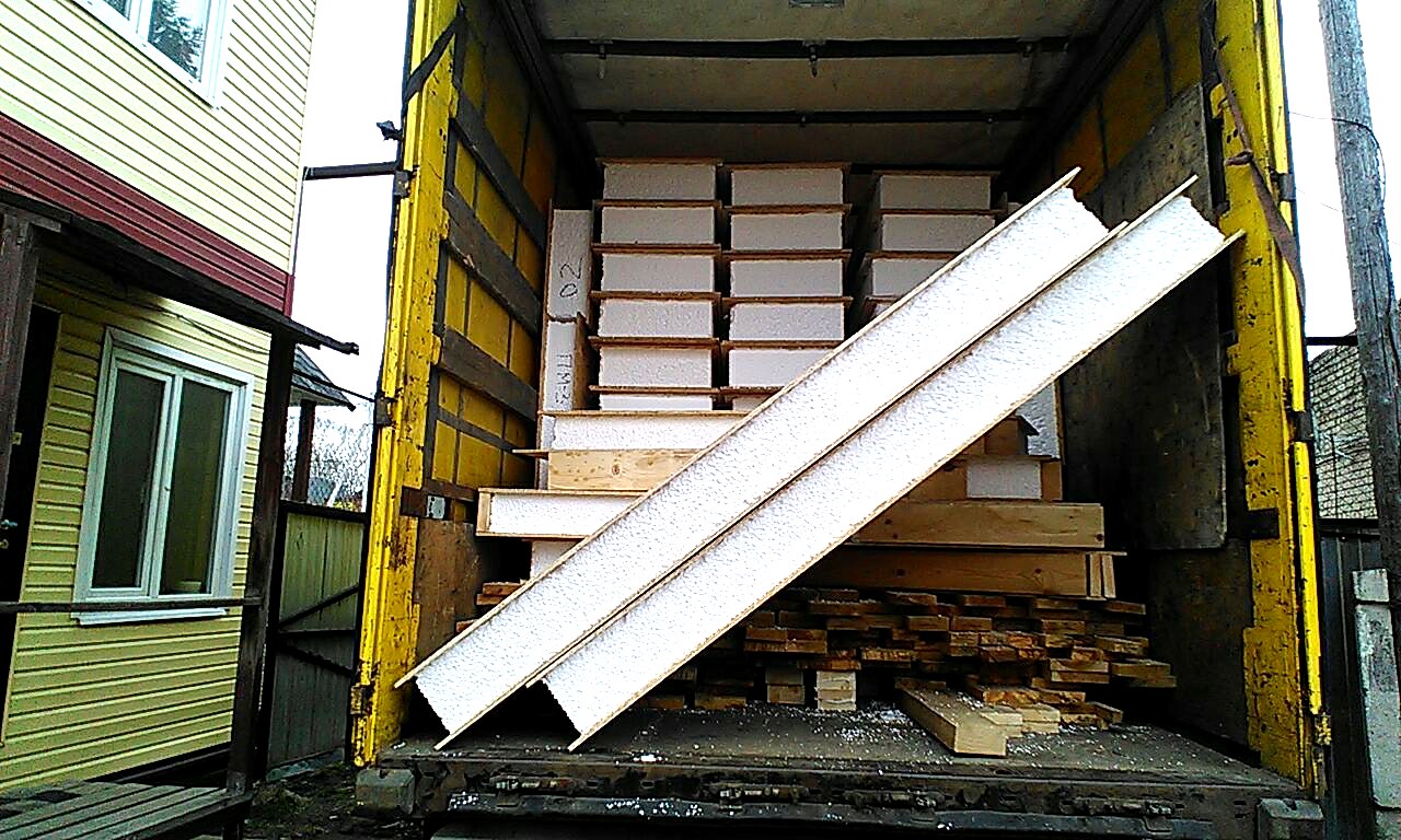 “Barnhouse 76.1” projeli ev, Leningrad bölgesi: ev kitinin teslimi