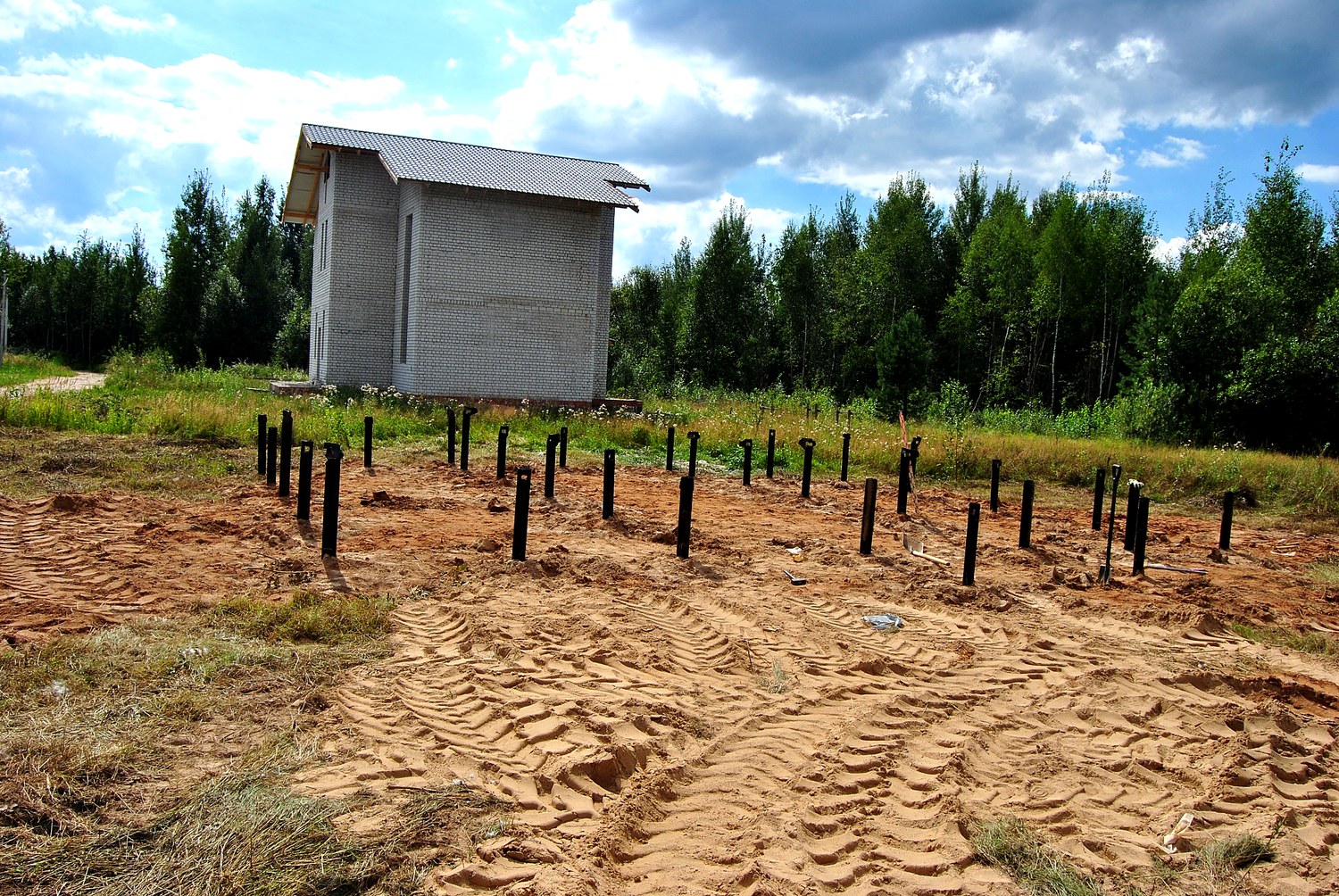 Haus nach Projekt „Sokol - 2“, Dorf Krivtsovo: Fundament und Grundrahmen