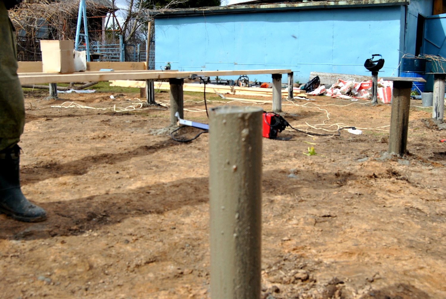 House based on the “Zefir” design, Fedchikha village: foundation and sill strapping