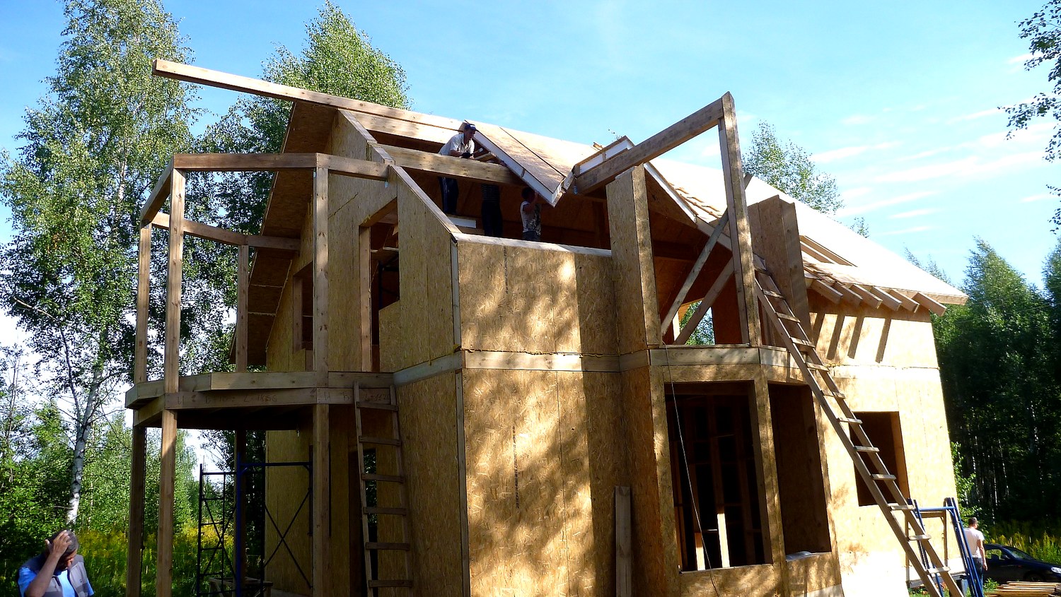Haus nach individuellem Entwurf, Dorf Utechino: Wandmontage
