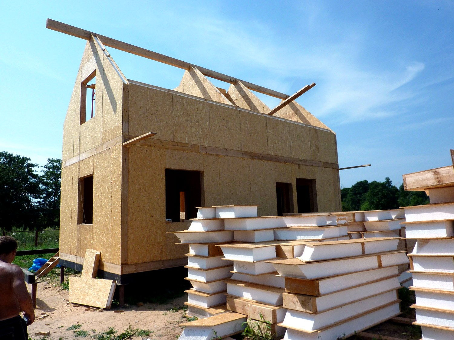 Custom-design house, Khimki: wall assembly