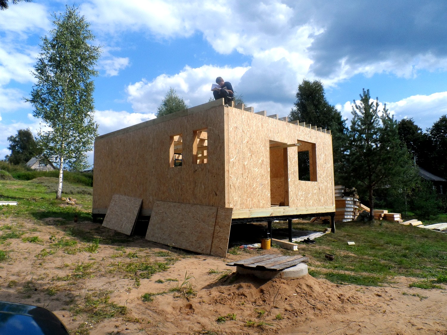 Haus nach Projekt „Metschta pl.4“, Dorf Bychikha: Wandmontage