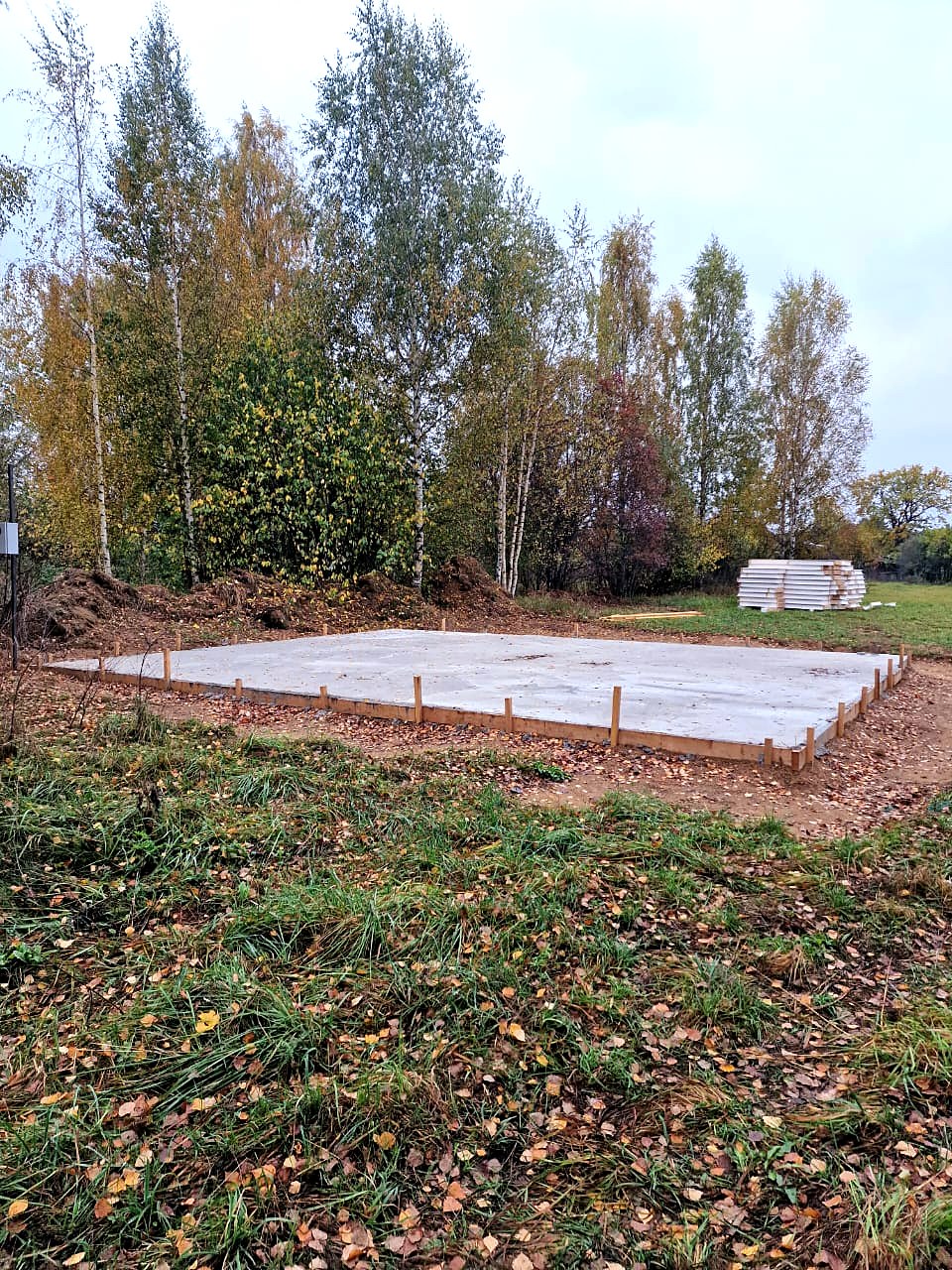 Haus nach individuellem Projekt, Dorf Protive: Fundament und Grundrahmen