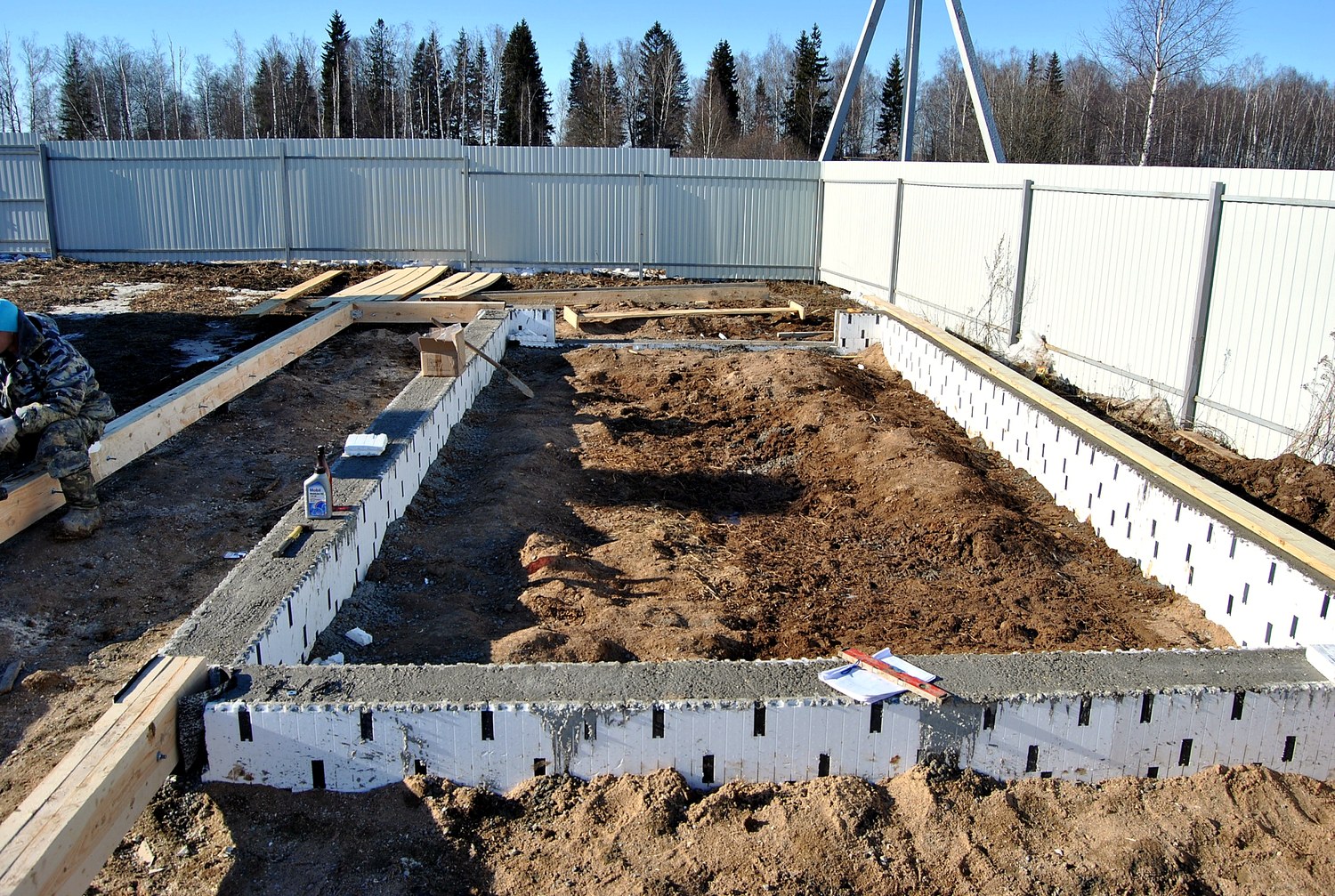 Garage nach Projekt „Garage - 68.25“, Ivanovo: Fundament und Grundrahmen