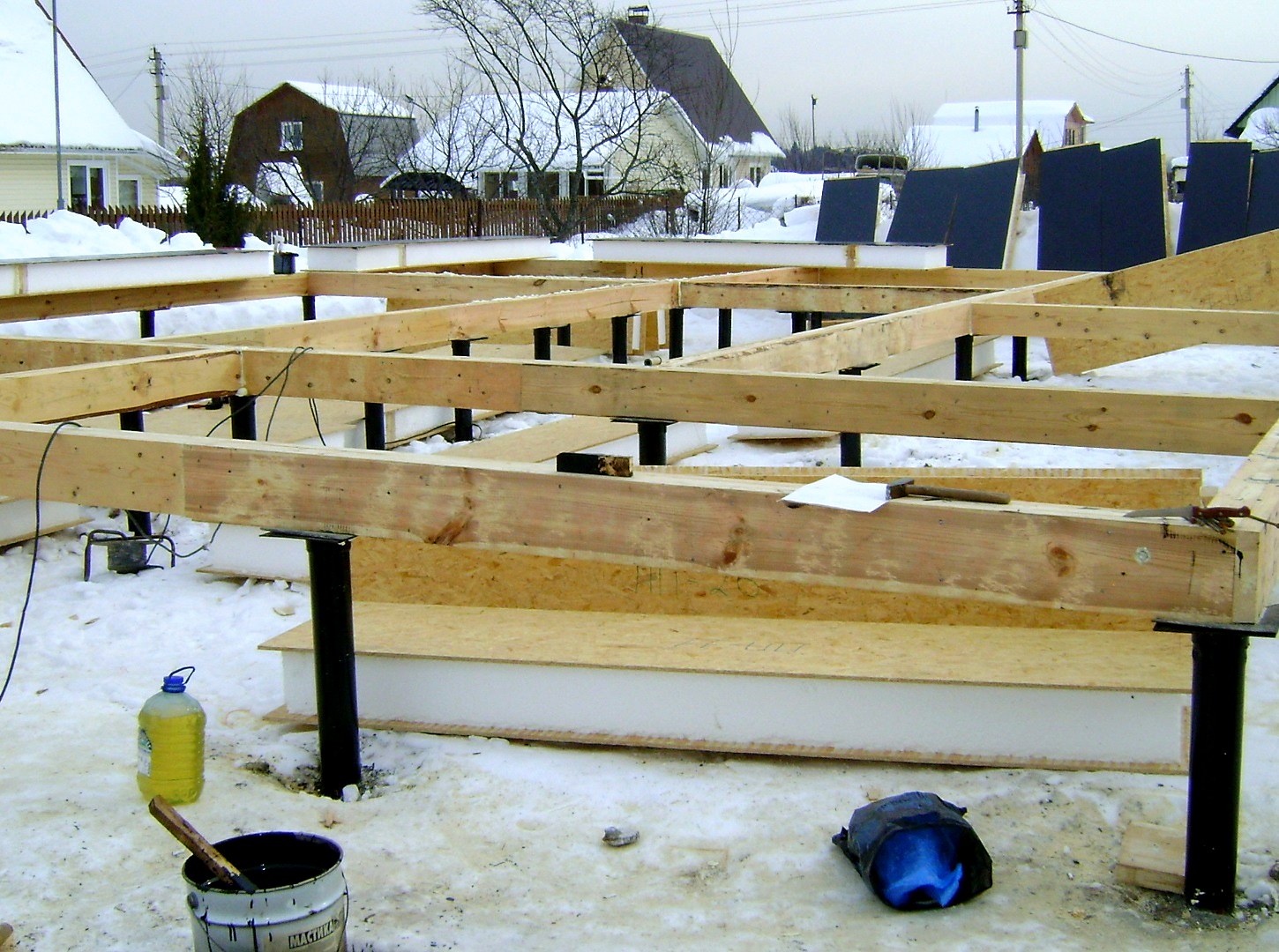 Haus nach individuellem Projekt, Gebiet Moskau: Fundament und Grundrahmen