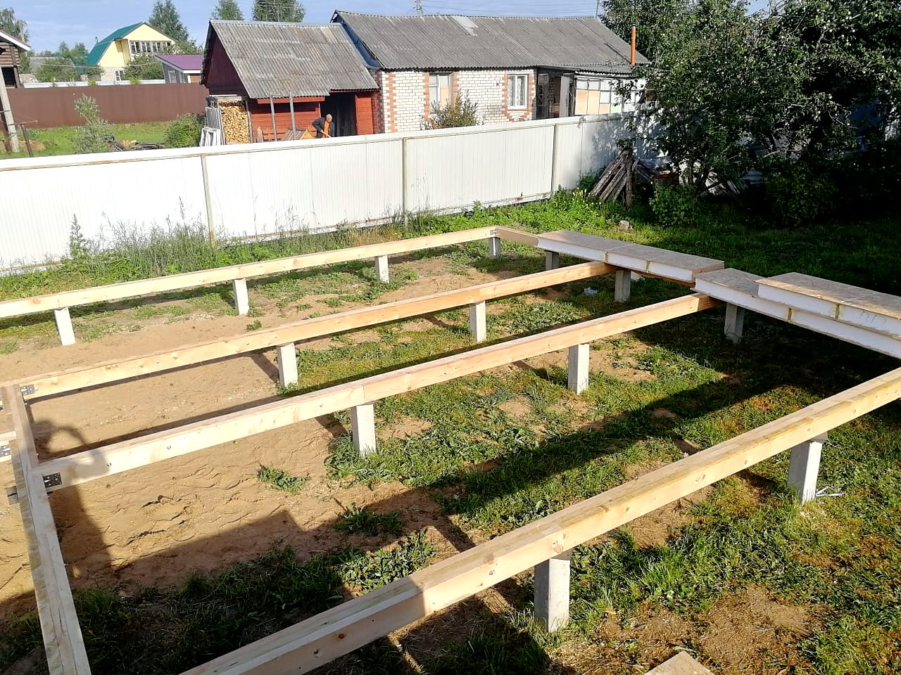 Özel projeye göre 75 m² ev, Derevni köyü: temel ve alt bağlama kirişi