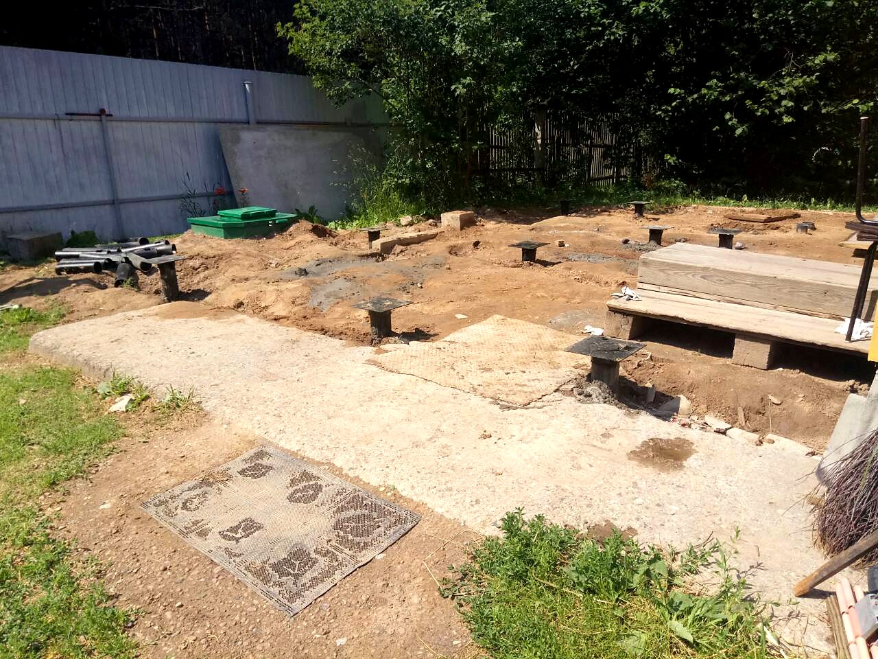 Extension built to a custom design, Uvod village: foundation and sill strapping