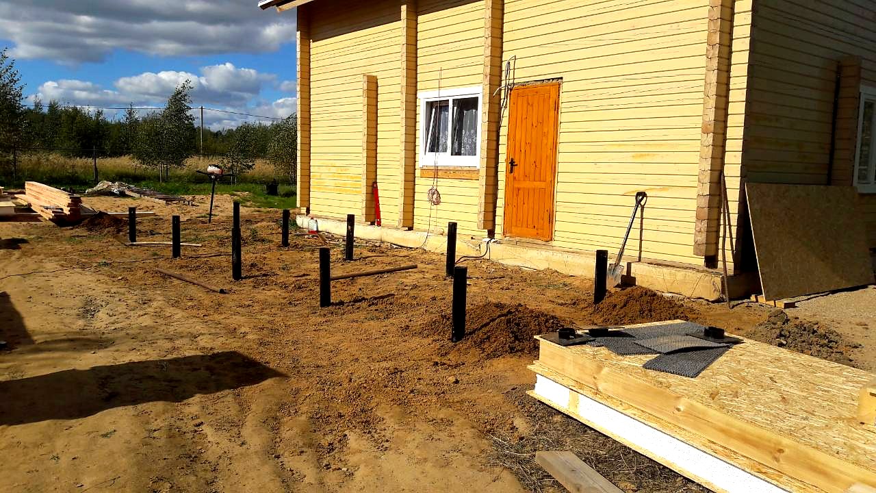 Anbau nach individuellem Projekt, Dorf Dumino: Fundament und Grundrahmen