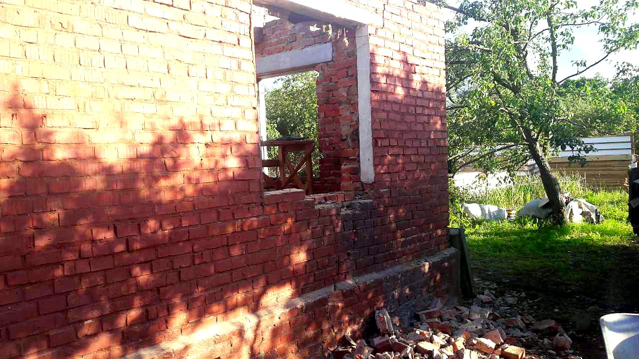 Haus nach individuellem Entwurf, Dorf Iskan: Wandmontage