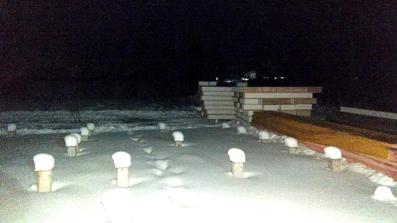 Eingeschossiges Haus nach Projekt „Sabawa“, Dorf Dyakovo: Fundament auf Stahlbetonpfählen