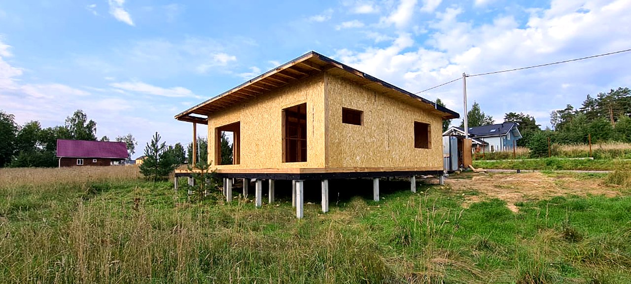 Haus nach individuellem Projekt, Region Leningrad