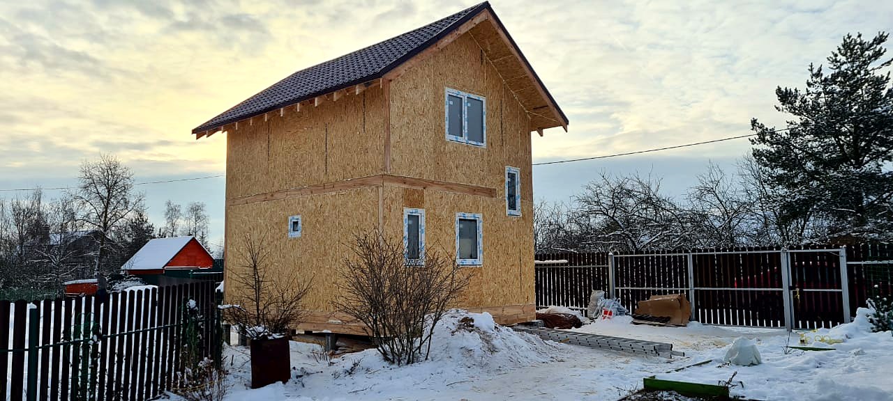 Ferienhaus nach dem Projekt „Kleines Ferienhaus“, Region Leningrad
