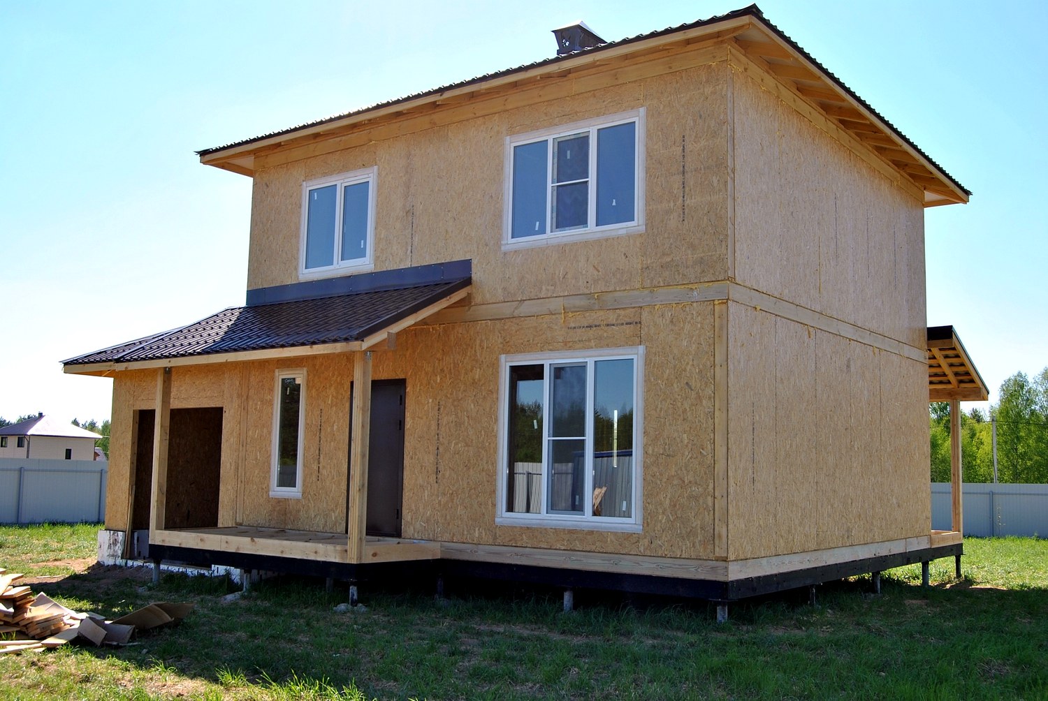 Haus nach Projekt „Slawjanka mini + Garage“, Siedlung Tunoshna