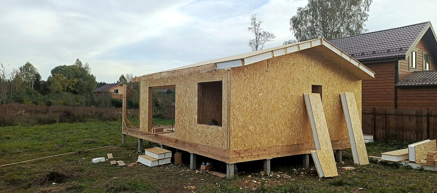 House built to a custom design, Nastasino village