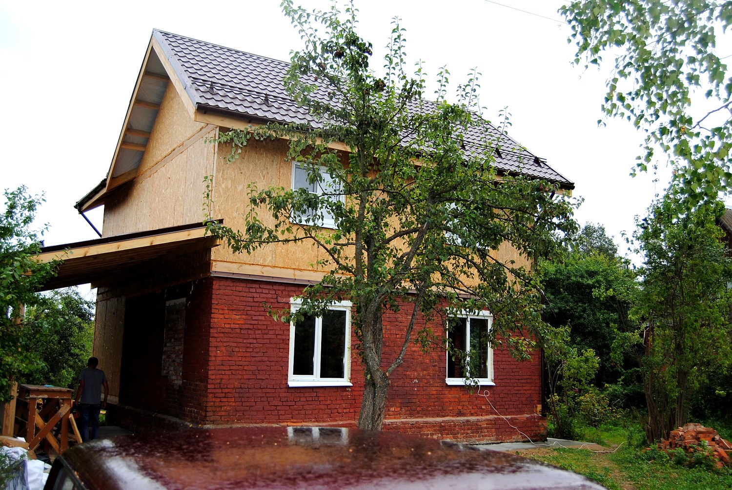Haus nach individuellem Projekt, Dorf Iskan