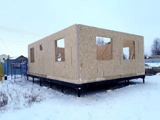 Custom-design house, Ishnya settlement: wall assembly
