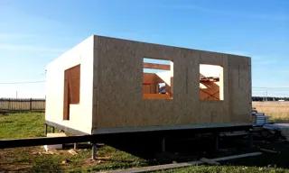 Haus nach Projekt „Radoniza“, Dorf Kalacheva: Wandmontage