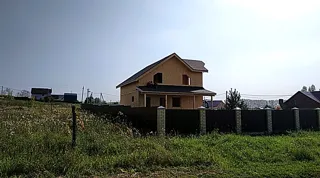 Haus nach individuellem Entwurf, Siedlung Sadovyy: fertiges Gebäude