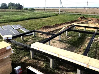 Haus nach Projekt „Karl“, Dorf Malyshevo: Fundament und Grundrahmen