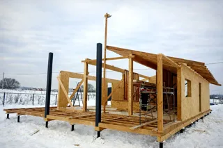 Haus nach Projekt „Chalet 76.3“, Siedlung Parkovo: Wandmontage