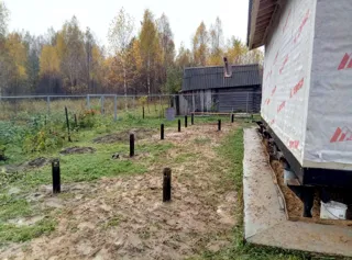 Özel projeye göre ek bina, Barskovo köyü: temel ve alt bağlama kirişi