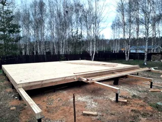 Özel projeye göre 94,5 m² ev, Yaroslavl bölgesi: 0 kotunda SIP panel zemin