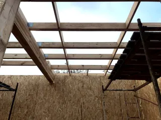 Datscha nach Projekt „Kleines Ferienhaus“, Ivanovo: Wandmontage