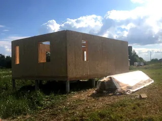 58 m² ev, “Slavyanskiy Skit” projesi, Alabukhino köyü: duvar montajı