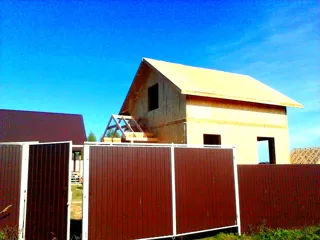 Haus nach Projekt „Amelija“, Dorf Gavshino: Obergeschoss und Dachgeschoss