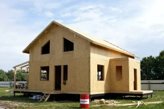 “Fin tarzı 203.93” projesine göre ev, İvanovo bölgesi: duvar montajı