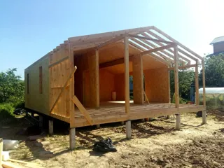 Haus nach Projekt „Barnhouse 53“, SNT „Urroschaj“: Wandmontage
